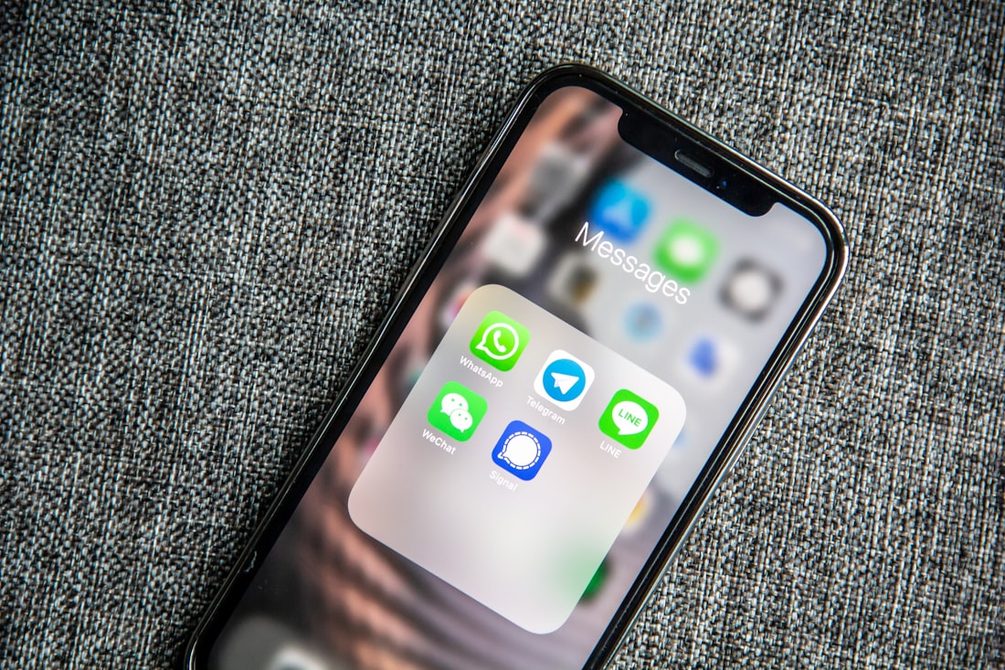 Conversación de WhatsApp en móvil